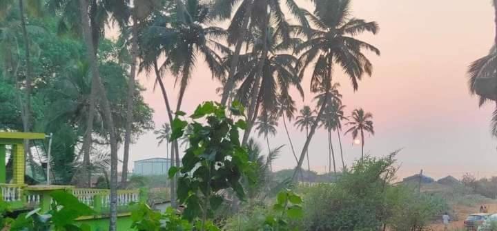 Spectrum Hub Beach Side Studio Apartment - Candolim - Goa Luaran gambar